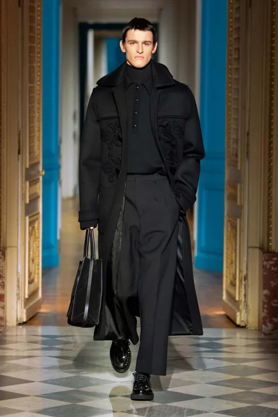 Look 1